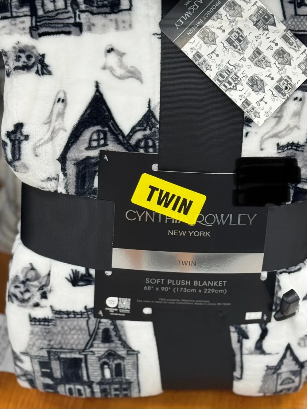 cynthia rowley twin size blanket